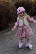 At what age should a child start learning to roller skate?